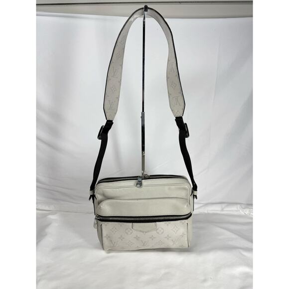 Louis Vuitton Outdoor Messenger Bag Monogram Taiga White SPB-JB 344040 - Picture 1 of 16